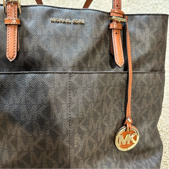 Michael Kors Brown Acorn Bedford Medium Logo Tote - Picture 4 of 10